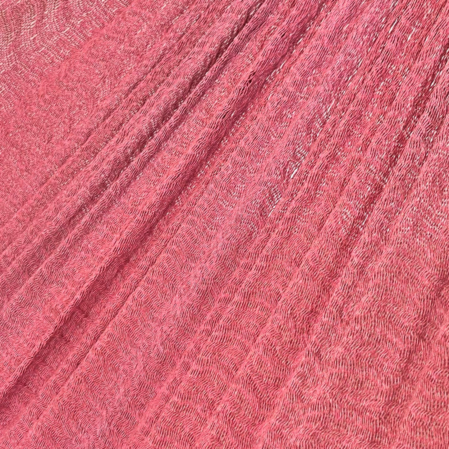 Detalle del tejido de algodón suave de la hamaca Yucateca artesanal rosa fuerte