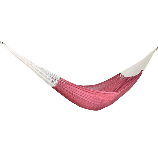 Hamaca Yucateca artesanal de algodón suave color rosa fuerte vista lateral