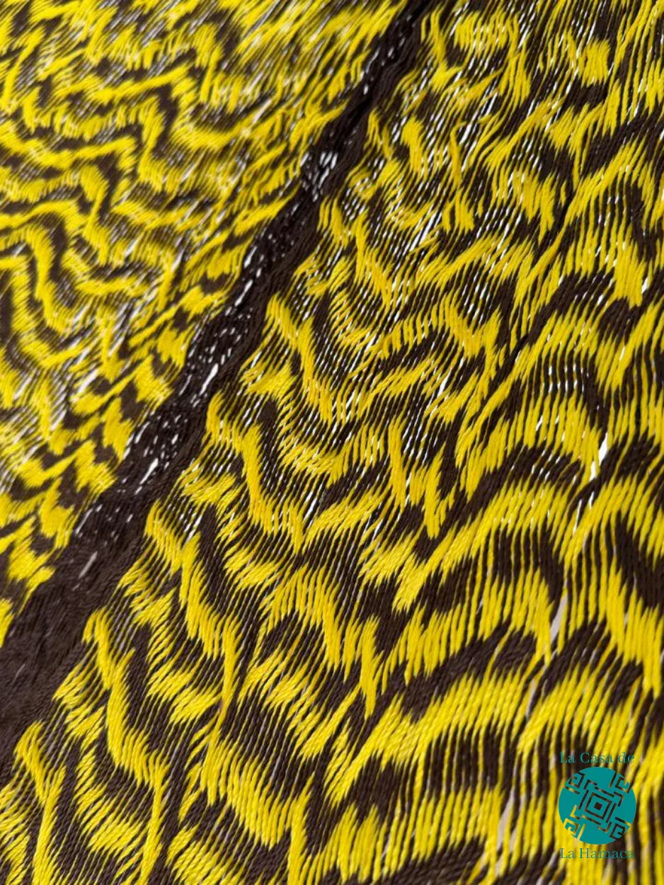 Detalle del tejido de hilo 18 de nylon de hamaca Yucateca artesanal amarillo y café