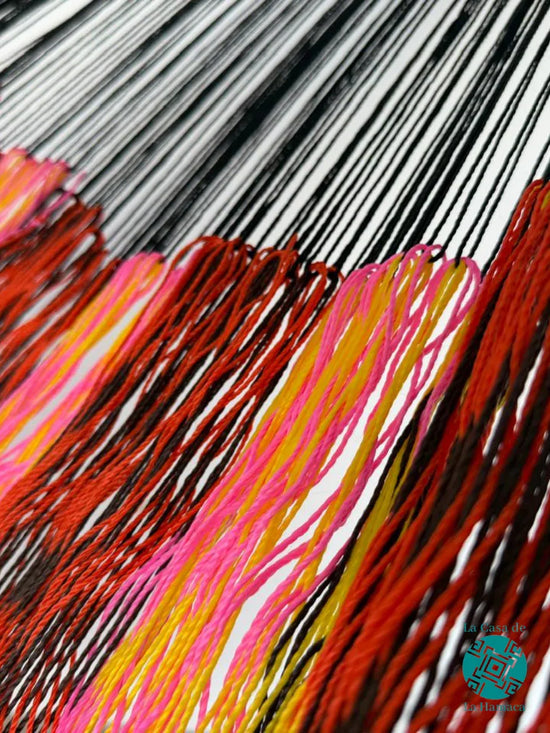 Unión entre el cuerpo y el brazo de hamaca Yucateca artesanal de hilo 18 de nylon multicolor