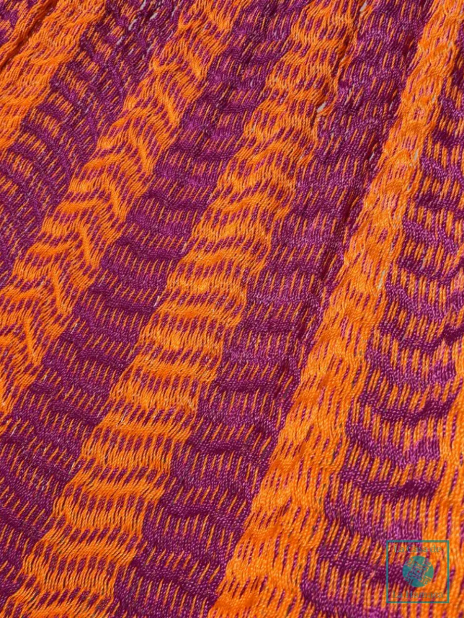 Detalle del tejido de hilo 18 de nylon de hamaca Yucateca artesanal naranja y rosa