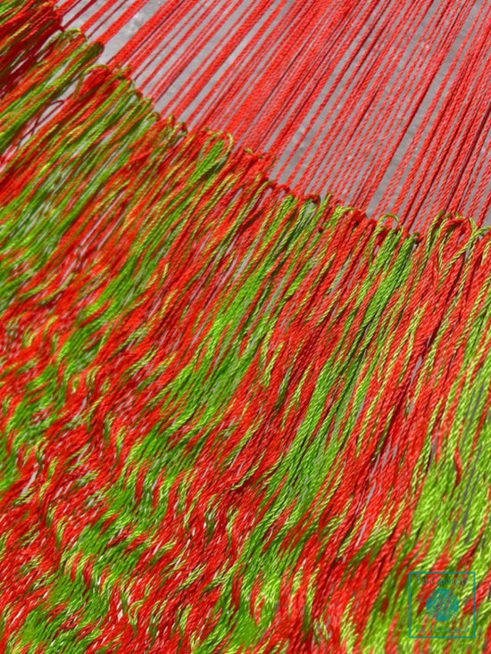 Unión entre el cuerpo y el brazo de hamaca Yucateca artesanal de hilo 18 de nylon naranja y verde