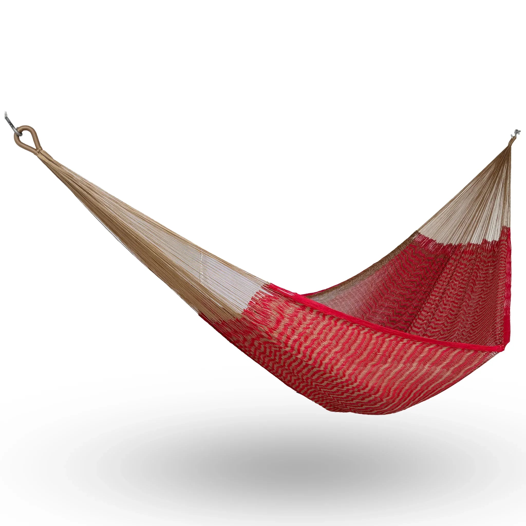 Hamaca Yucateca artesanal de hilo 18 de nylon color rojo y café colgada y abierta