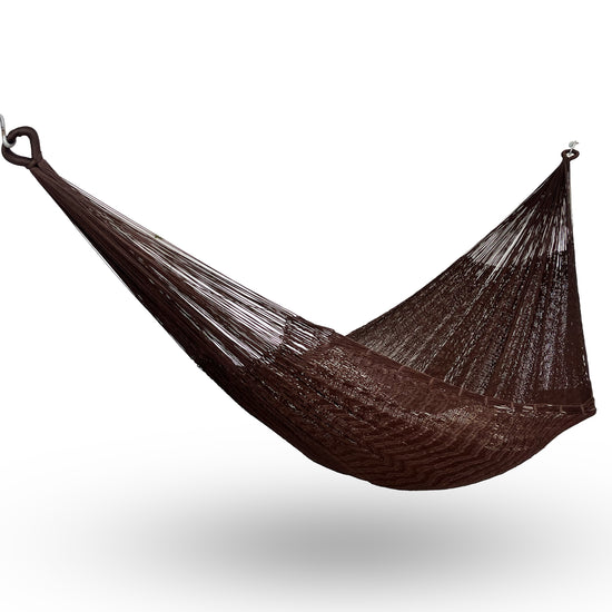 Hamaca Yucateca artesanal de nylon hilo 18 color café colgada y abierta