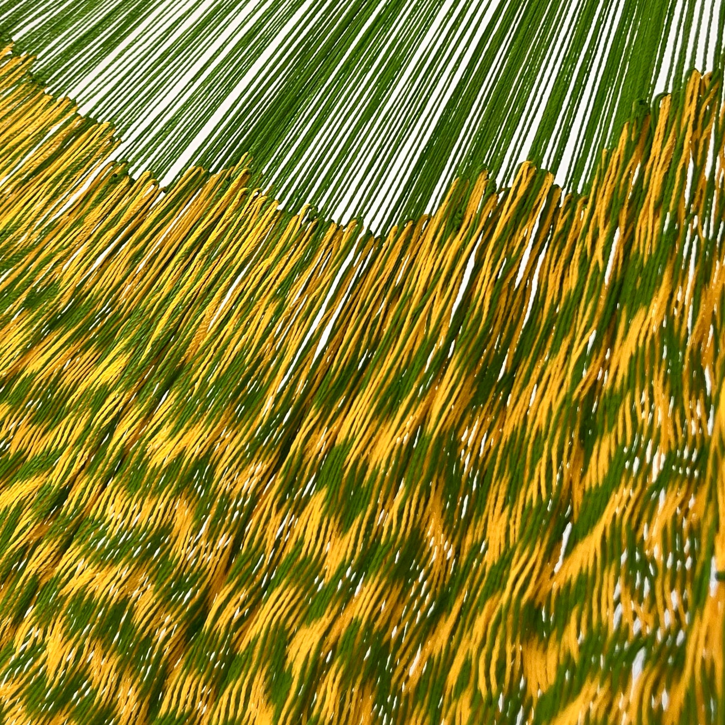 Unión entre cuerpo y brazo de hamaca Yucateca artesanal de nylon hilo 18 color amarillo