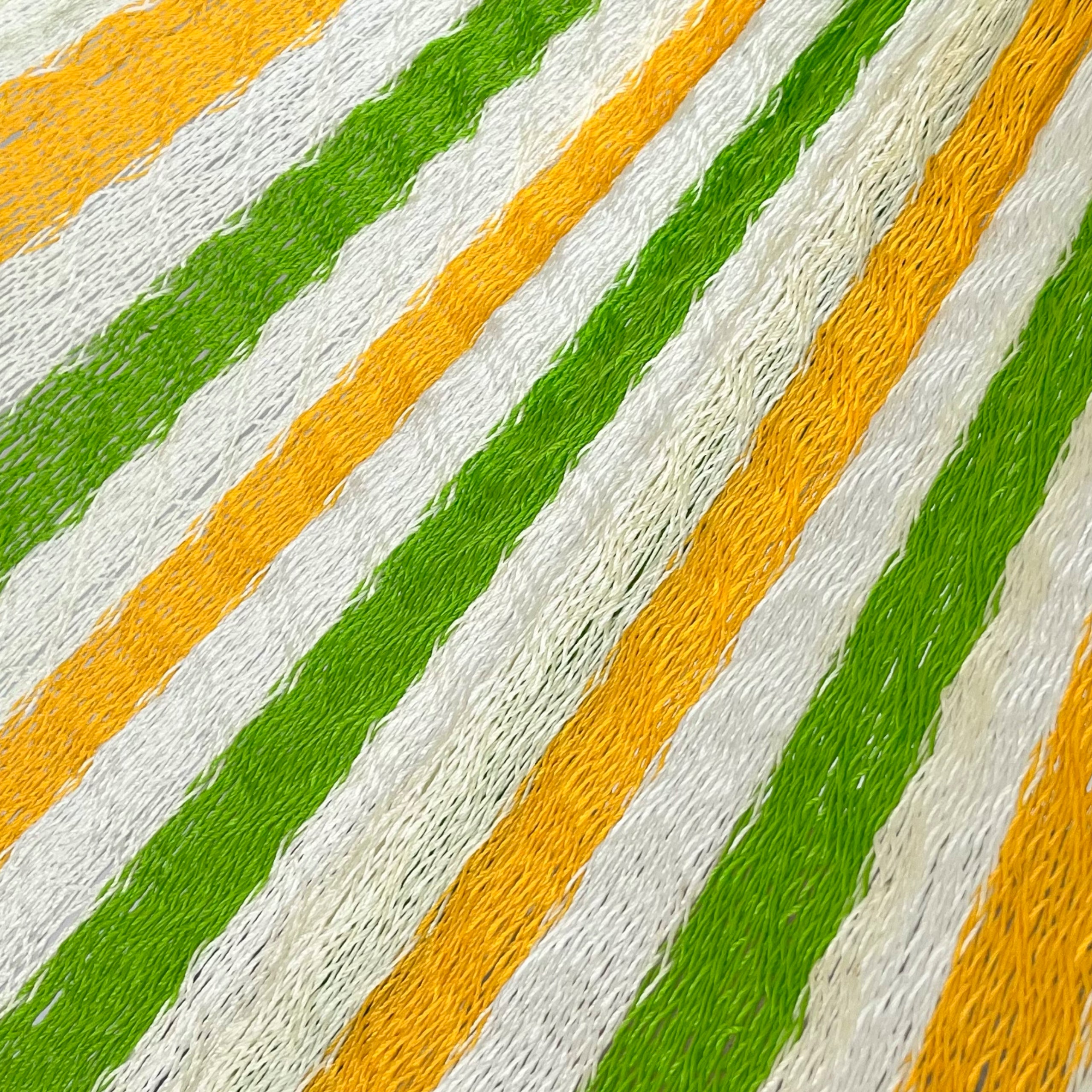 Detalle del tejido de nylon hilo 18 de la hamaca Yucateca artesanal amarillo y verde