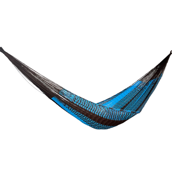 Hamaca Yucateca artesanal de nylon hilo 18 color azul claro y café vista lateral