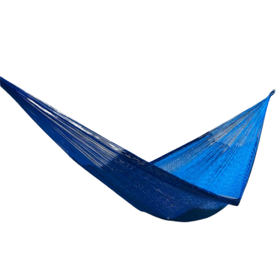 Hamaca Yucateca artesanal de nylon hilo 18 color azul colgada y abierta