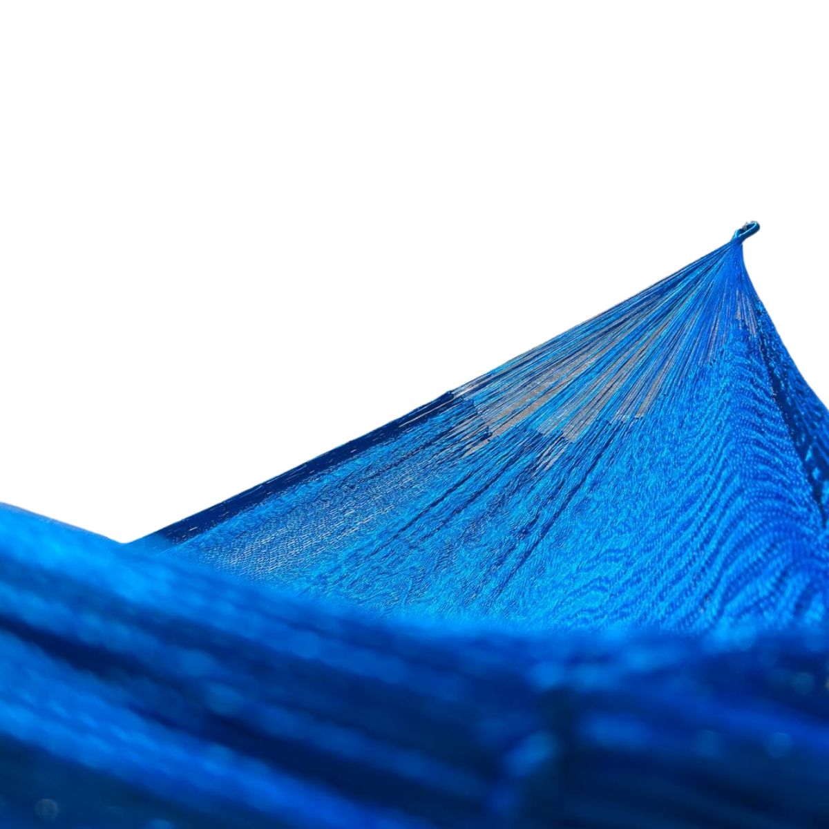 Interior mostrando brazo y tejido de hamaca Yucateca artesanal de nylon hilo 18 color azul