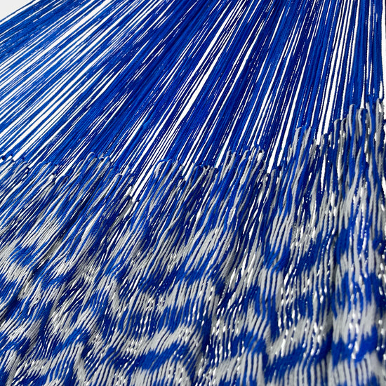 Unión entre cuerpo y brazo de hamaca Yucateca artesanal de nylon hilo 18 color azul y gris