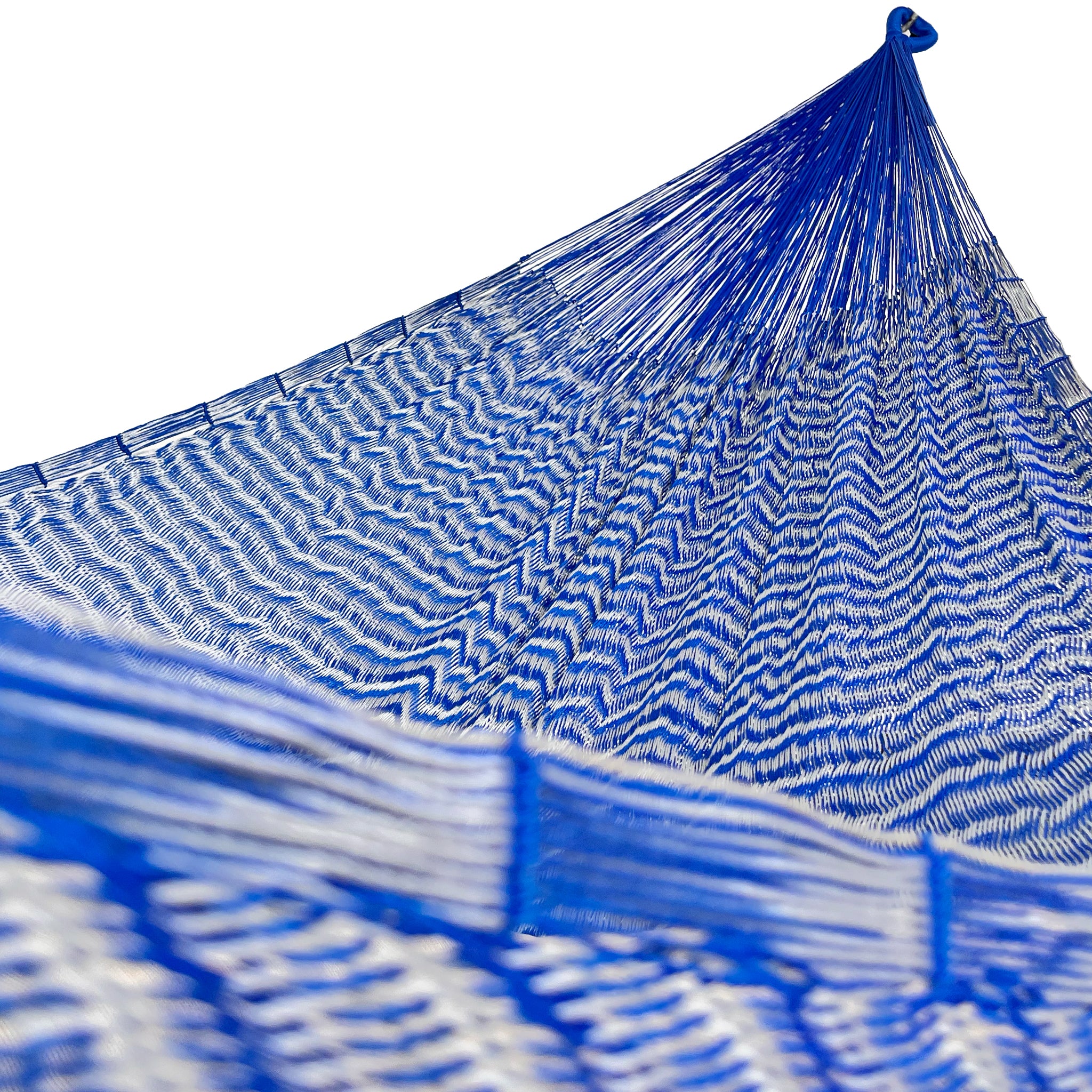 Interior mostrando brazo y tejido de hamaca Yucateca artesanal de nylon hilo 18 color azul y gris