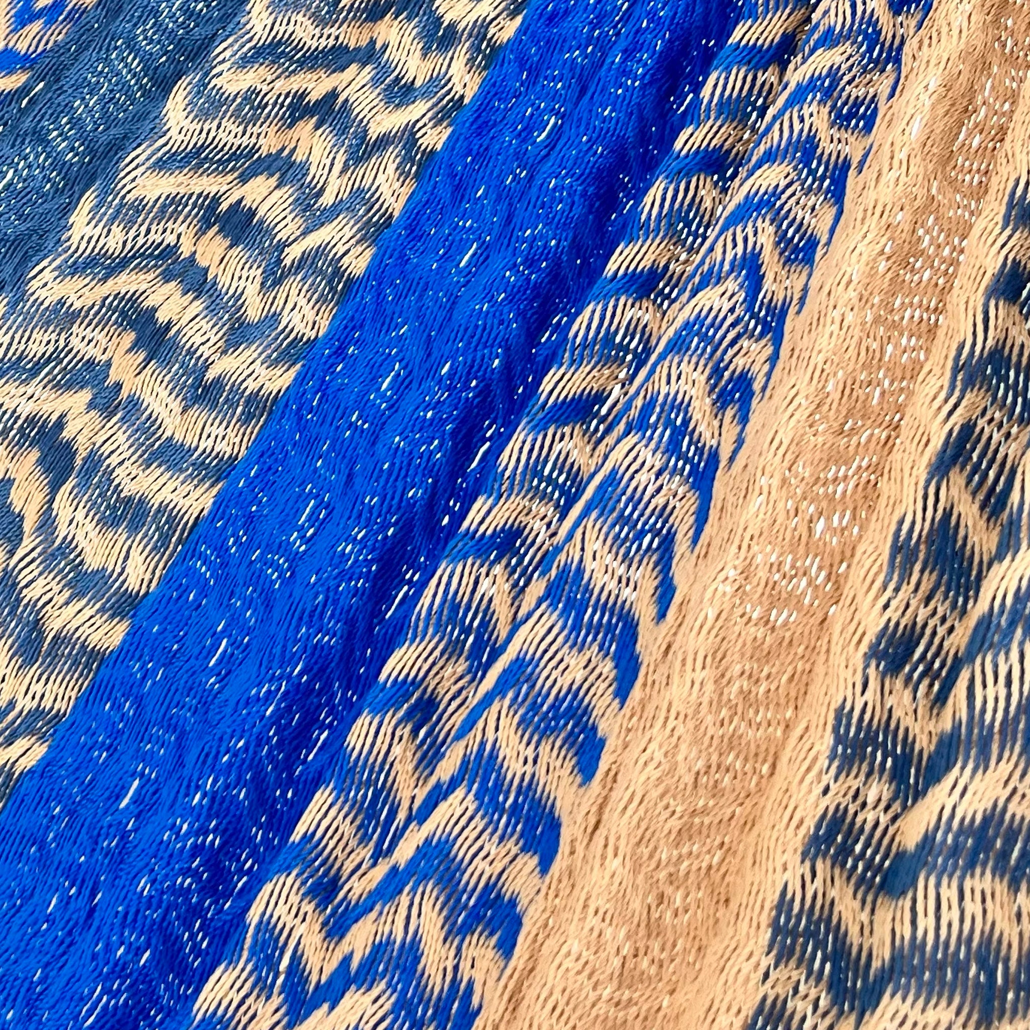 Detalle del tejido de nylon hilo 18 de la hamaca Yucateca artesanal café dorado y azul