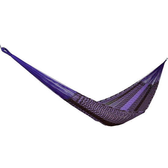Hamaca Yucateca artesanal de nylon hilo 18 color morado y café vista lateral