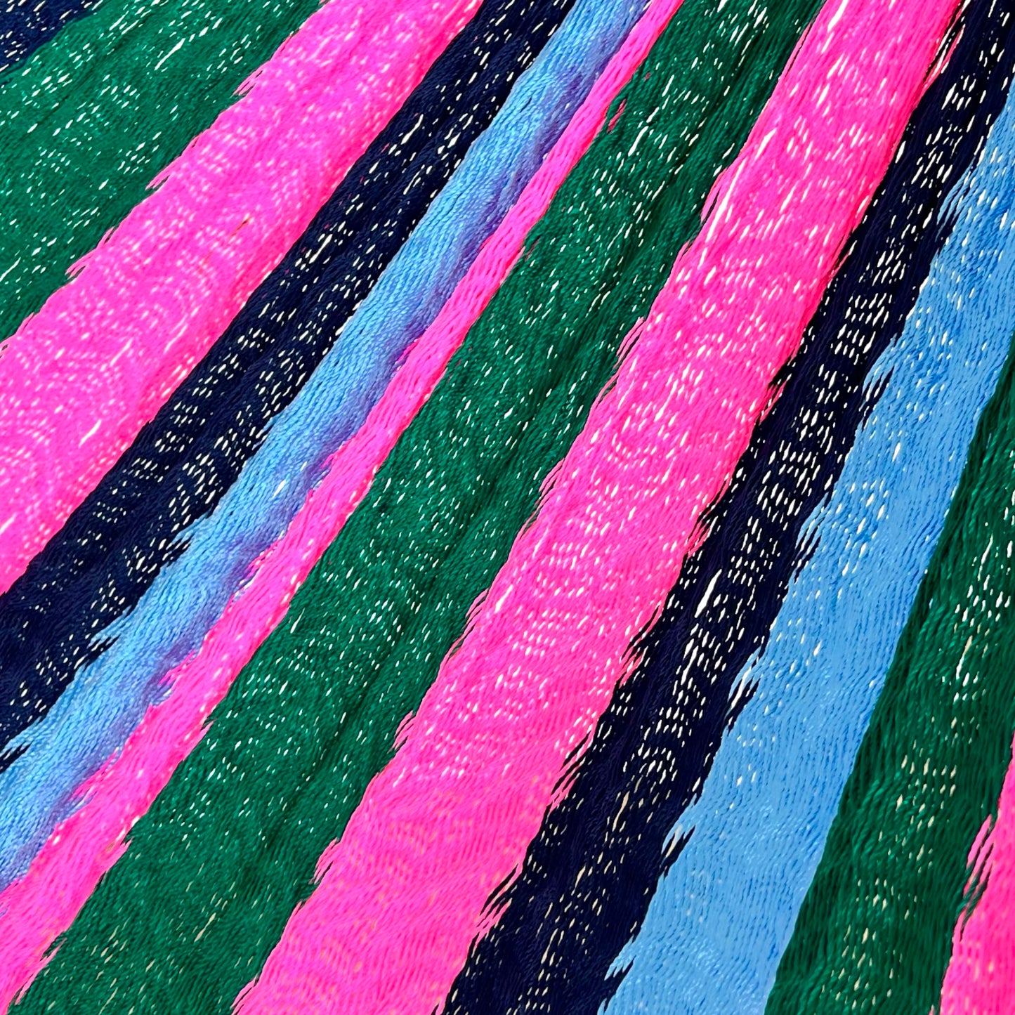 Detalle del tejido de nylon hilo 18 de la hamaca Yucateca artesanal multicolor
