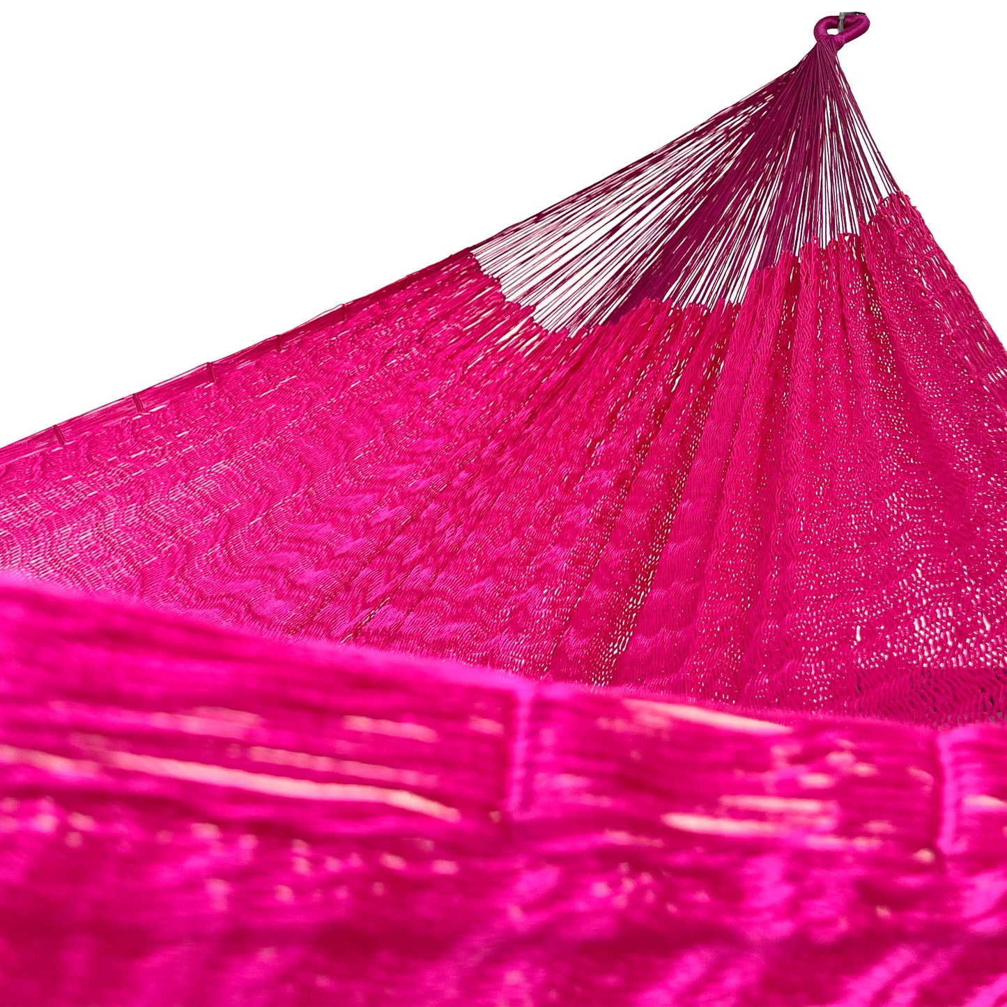 Interior mostrando brazo y tejido de hamaca Yucateca artesanal de nylon hilo 18 color rosa