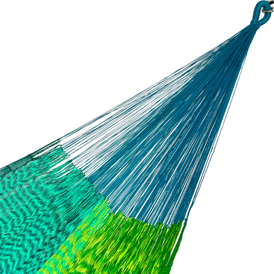 Brazo de hamaca Yucateca artesanal de nylon hilo 18 color verde claro y oscuro