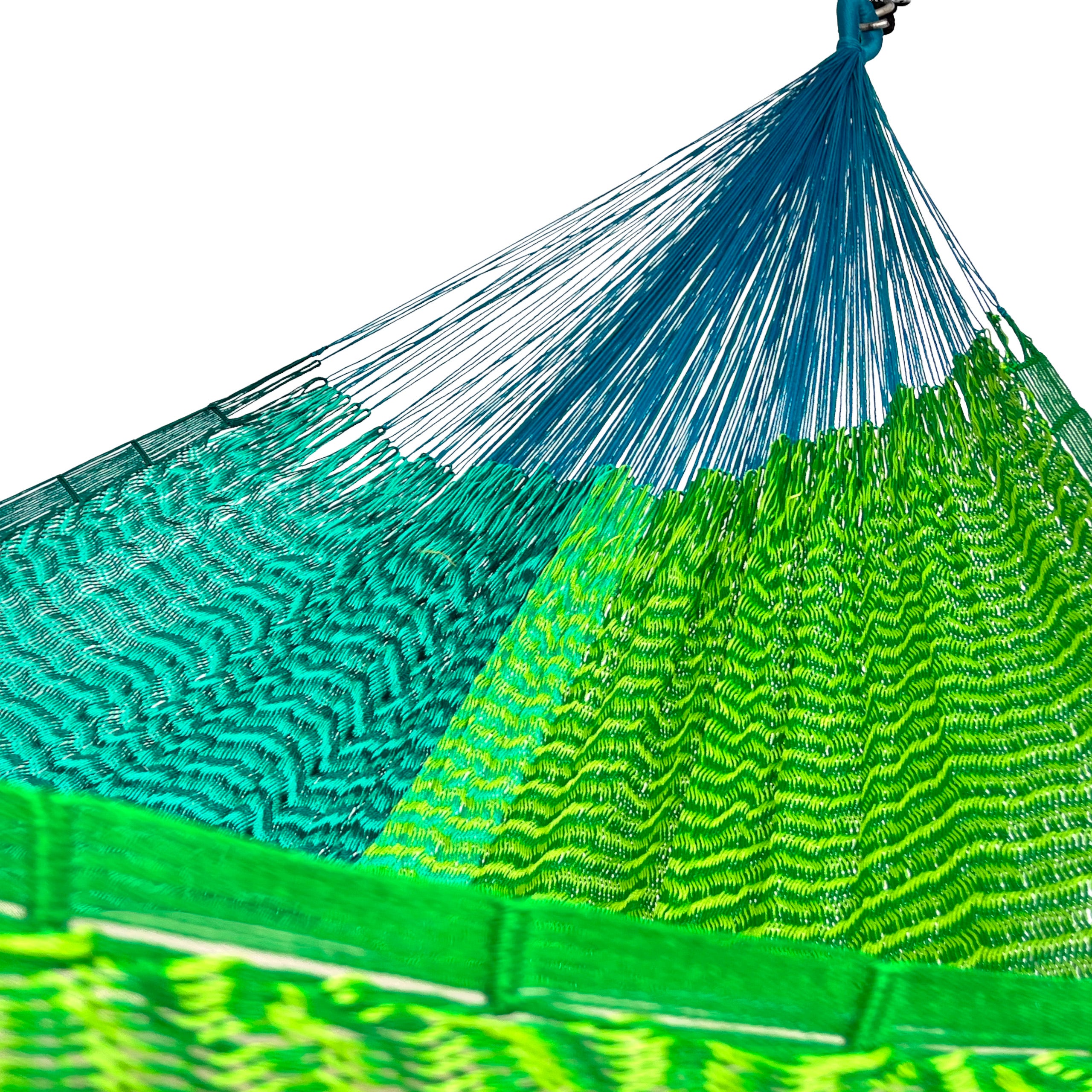 Interior mostrando brazo y tejido de hamaca Yucateca artesanal de nylon hilo 18 color verde claro y oscuro