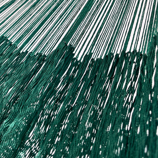 Unión entre cuerpo y brazo de hamaca Yucateca artesanal de nylon hilo 18 color verde oscuro