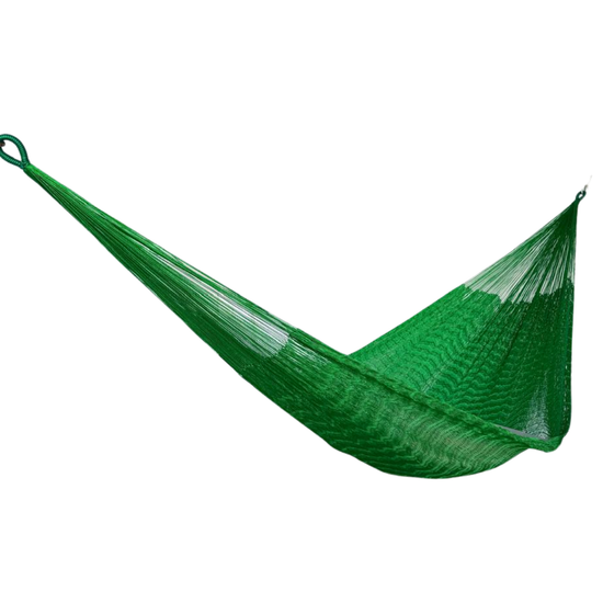 Hamaca Yucateca artesanal de nylon hilo 18 color verde colgada y abierta
