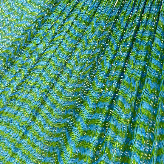 Detalle del tejido de nylon hilo 18 de la hamaca Yucateca artesanal verde y azul