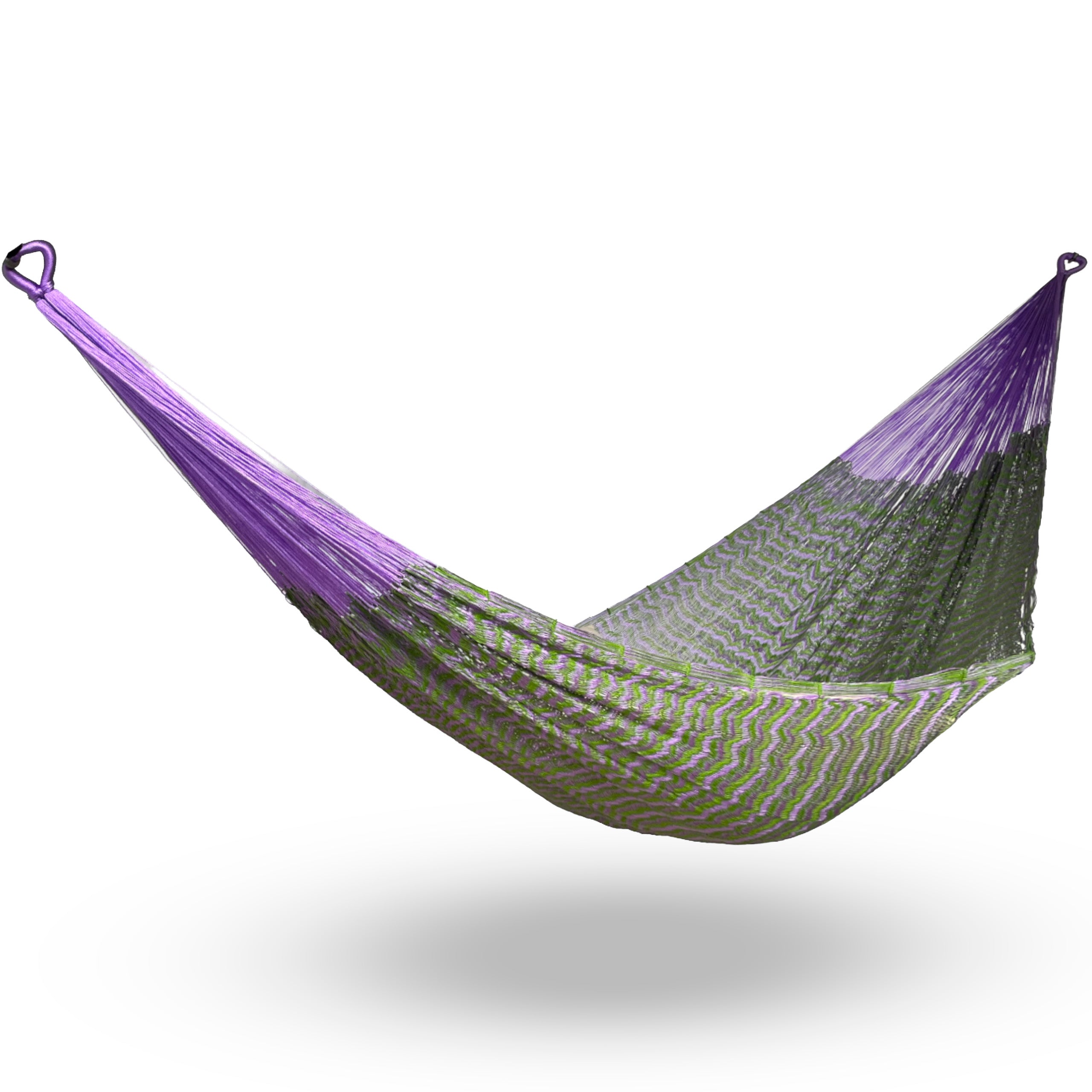 Hamaca Yucateca artesanal de nylon hilo 18 color verde y morado colgada y abierta