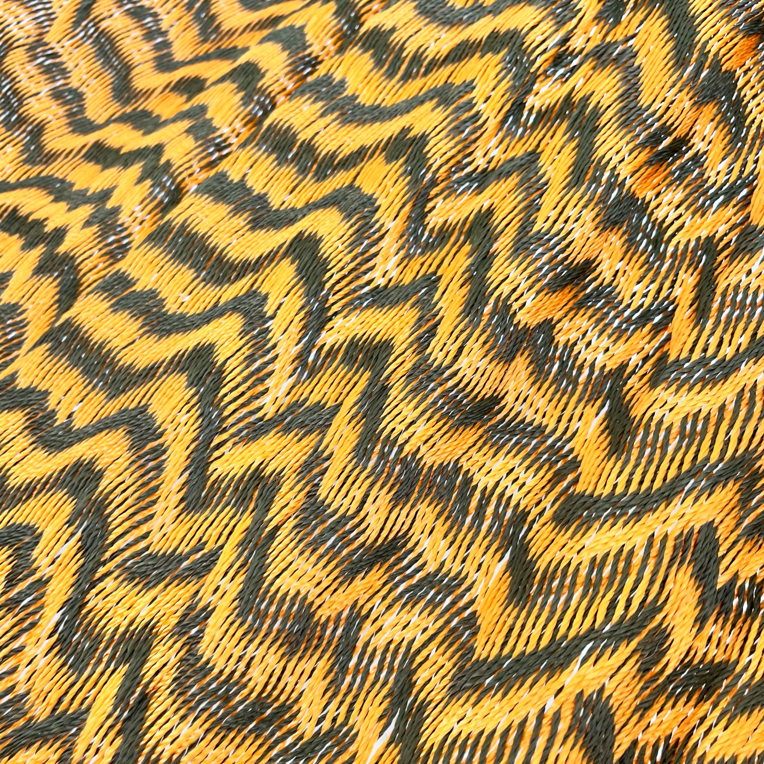 Detalle del tejido de nylon hilo 18 de la hamaca Yucateca artesanal verde y naranja