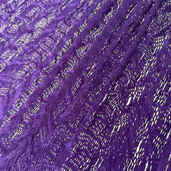 Detalle del tejido de nylon de hamaca Yucateca artesanal morado
