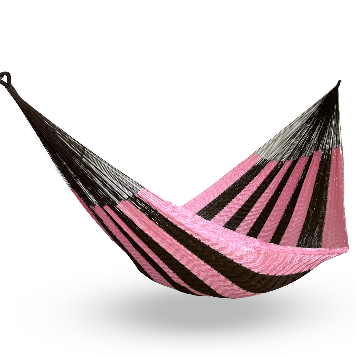 Hamaca yucateca artesanal de nylon suave color rosa y café colgada y abierta