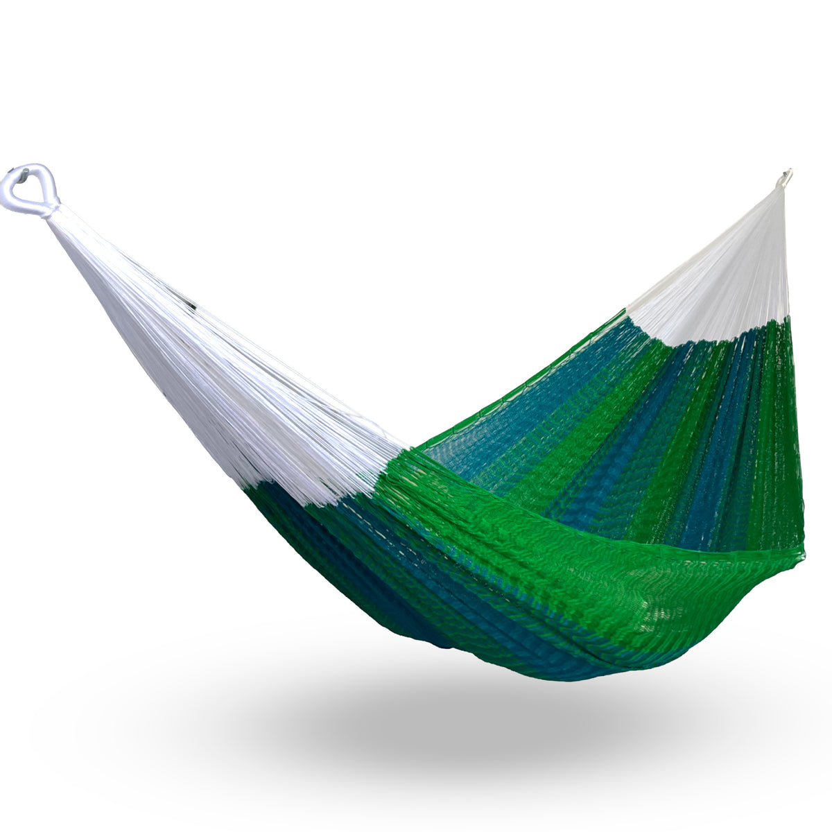 Hamaca yucateca artesanal de nylon suave color verde y azul colgada y abierta