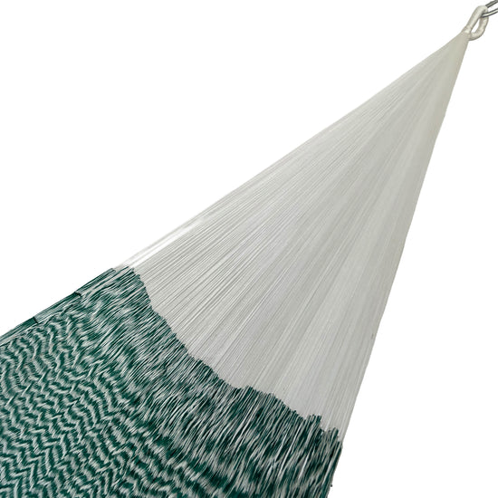 Brazo de hamaca Yucateca artesanal de nylon suave color verde y blanco