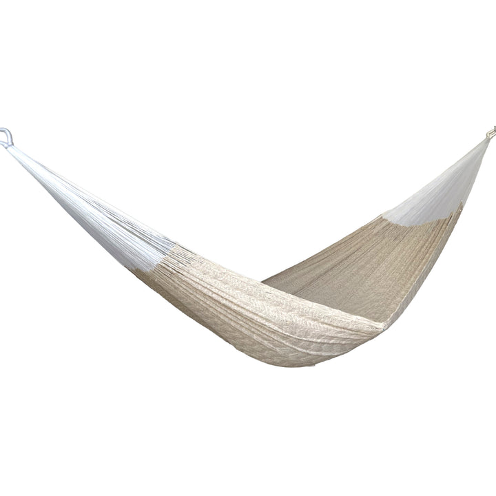 Hamaca Yucateca artesanal de algodón matrimonial color beige vista lateral