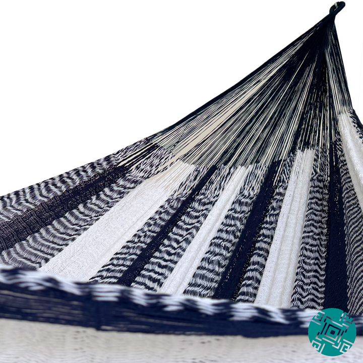 Interior de hamaca Yucateca artesanal de algodón suave color azul rey y blanco