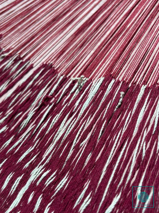 Unión entre cuerpo y brazo de hamaca Yucateca artesanal de algodón suave modelo Rojo Vino y Turquesa