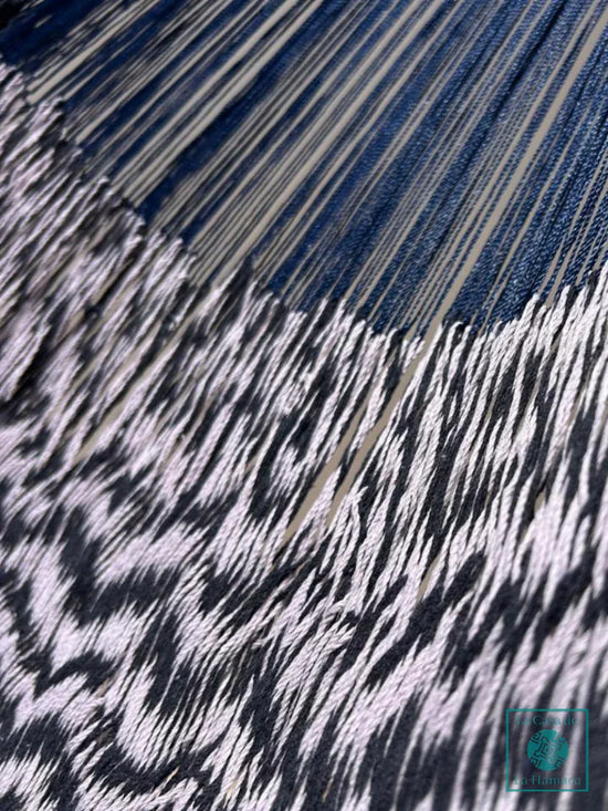 Unión entre cuerpo y brazo de hamaca Yucateca artesanal de algodón suave color rosa y azul