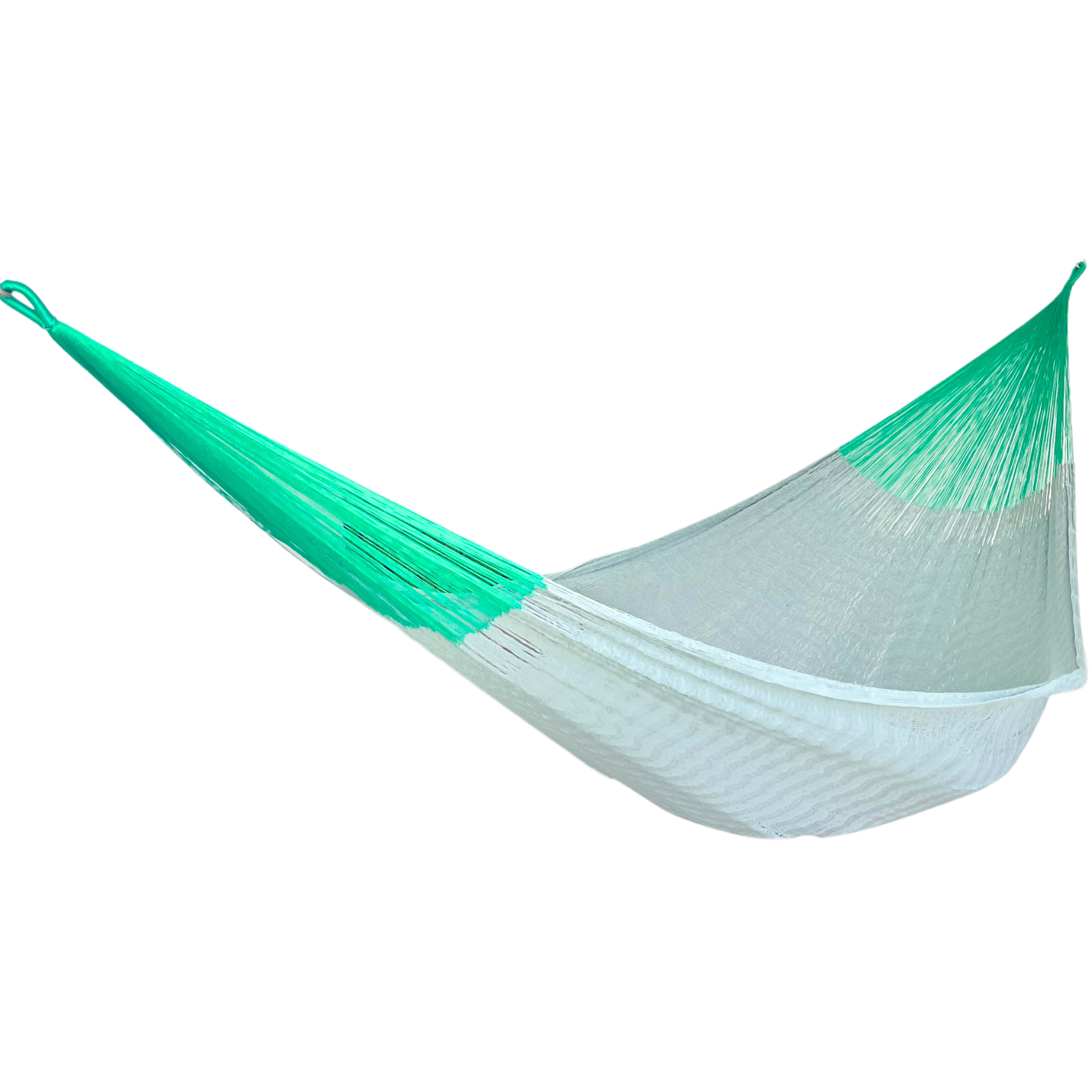 Hamaca Yucateca artesanal de algodón suave color turquesa colgada y abierta