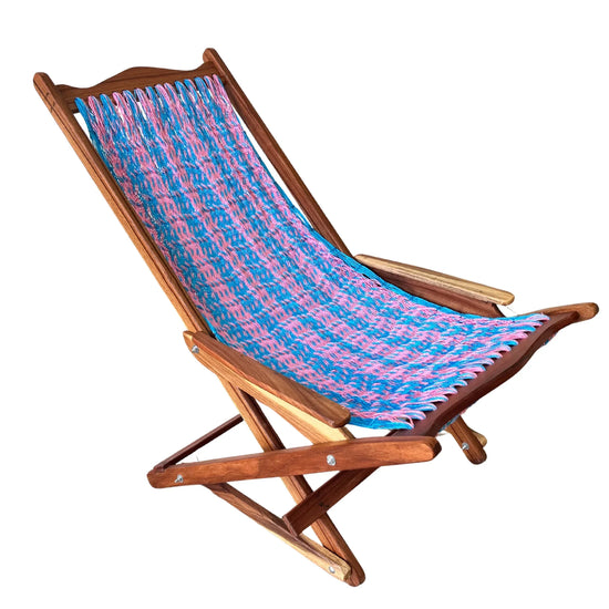 Silla mecedora artesanal plegable de Yucatán azul y rosa vista del lado derecho