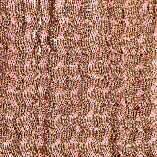 Detalle del tejido de nylon de silla mecedora artesanal plegable de Yucatán color café y rosa